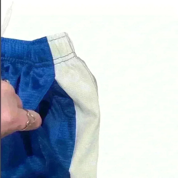 NIKE BOYS VINTAGE BASKETBALL SHORTS SIZE L - Picture 2 of 4